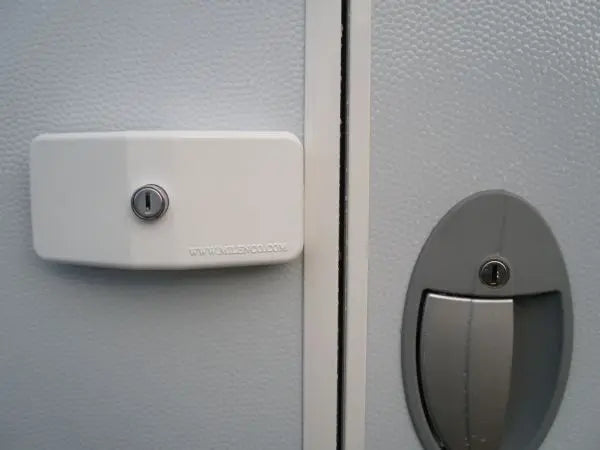Milenco Caravan and Motorhome Door Lock with 2 Keys Milenco