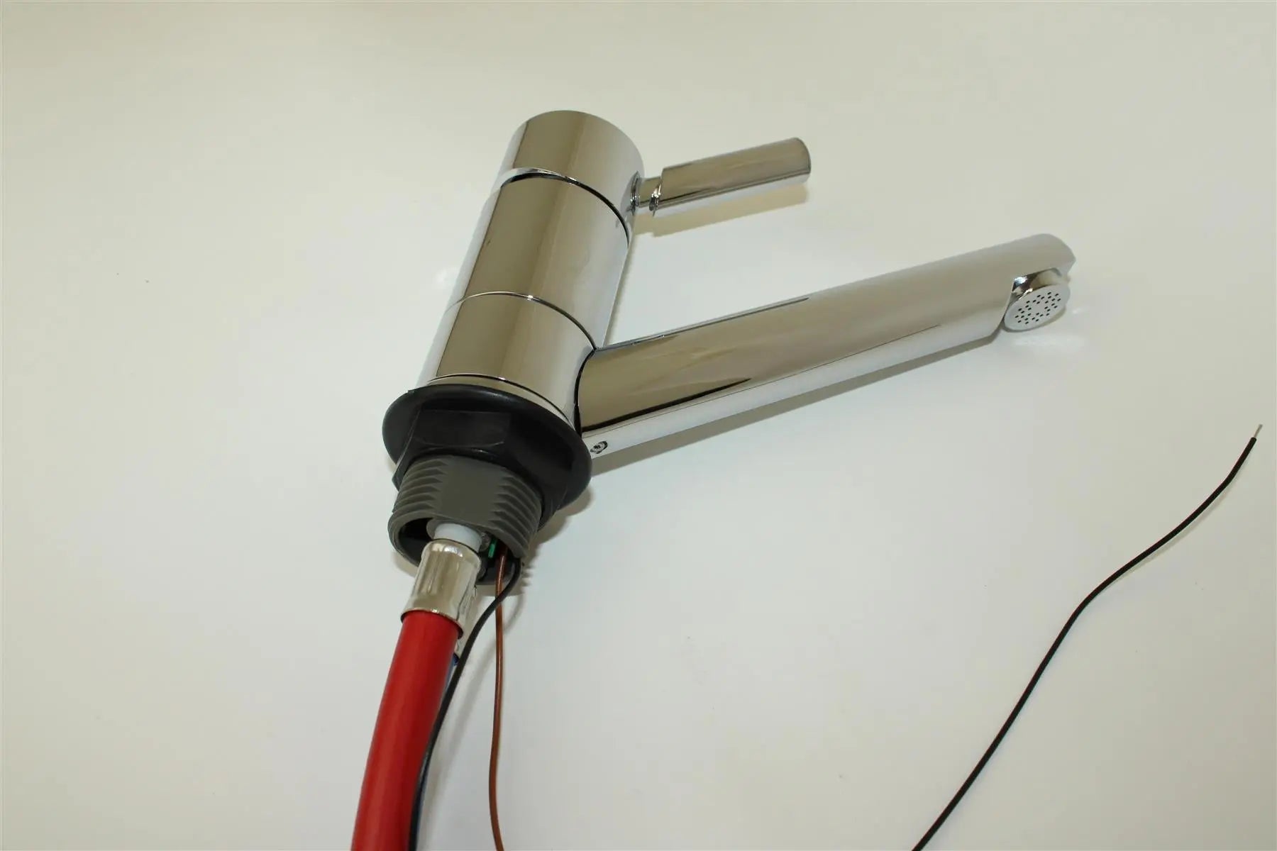 Reich Trend E mixer Tap with 25cm flexi hose with barbed ends & 33mm hose size Reich