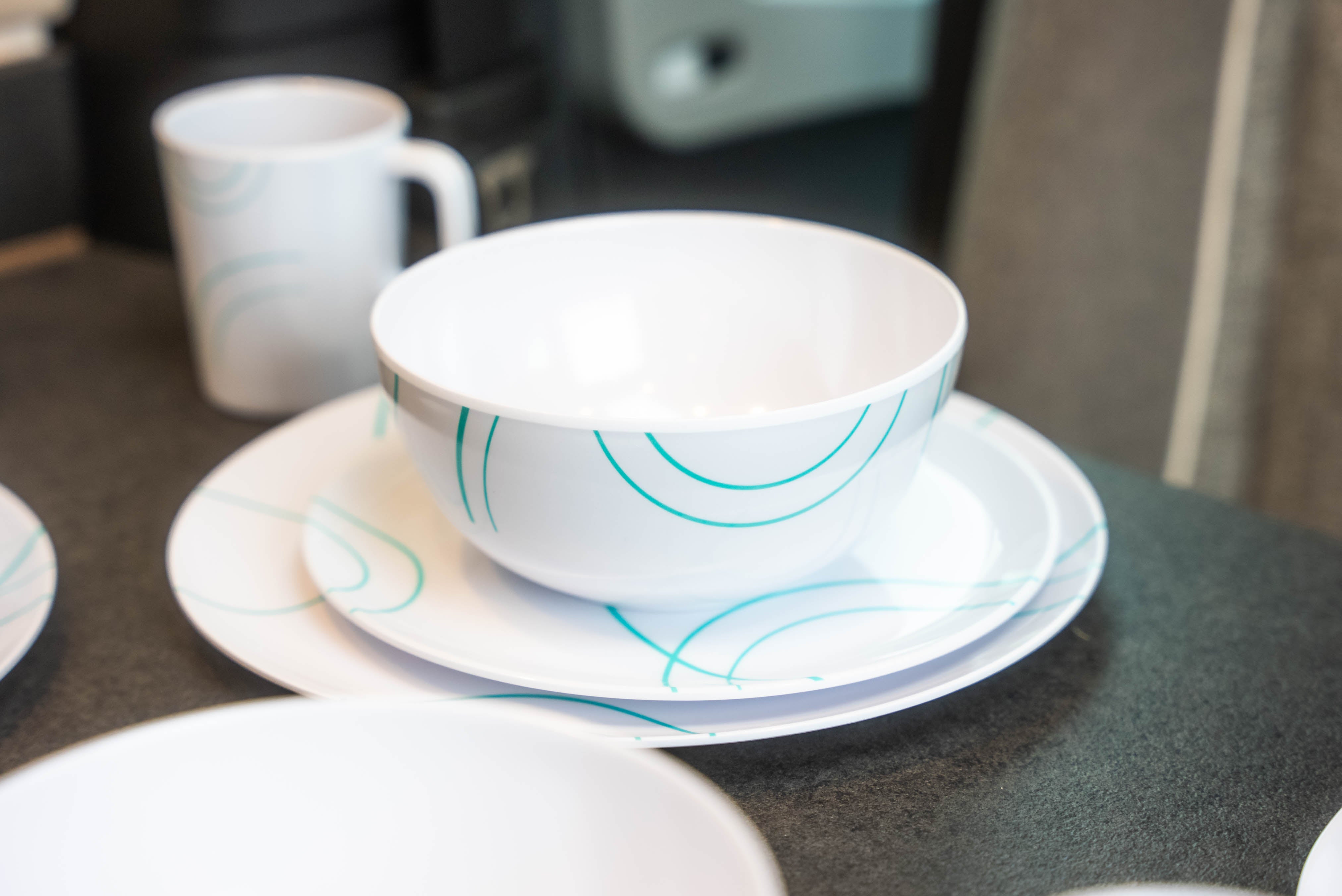 Swirl' 16 Piece Dining Set