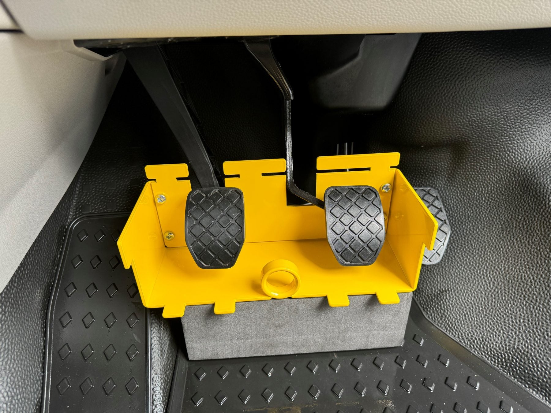 Milenco Brake & Clutch Pedal Lock for Volkswagen T5 / T6 / 6.1 Transporter Manual