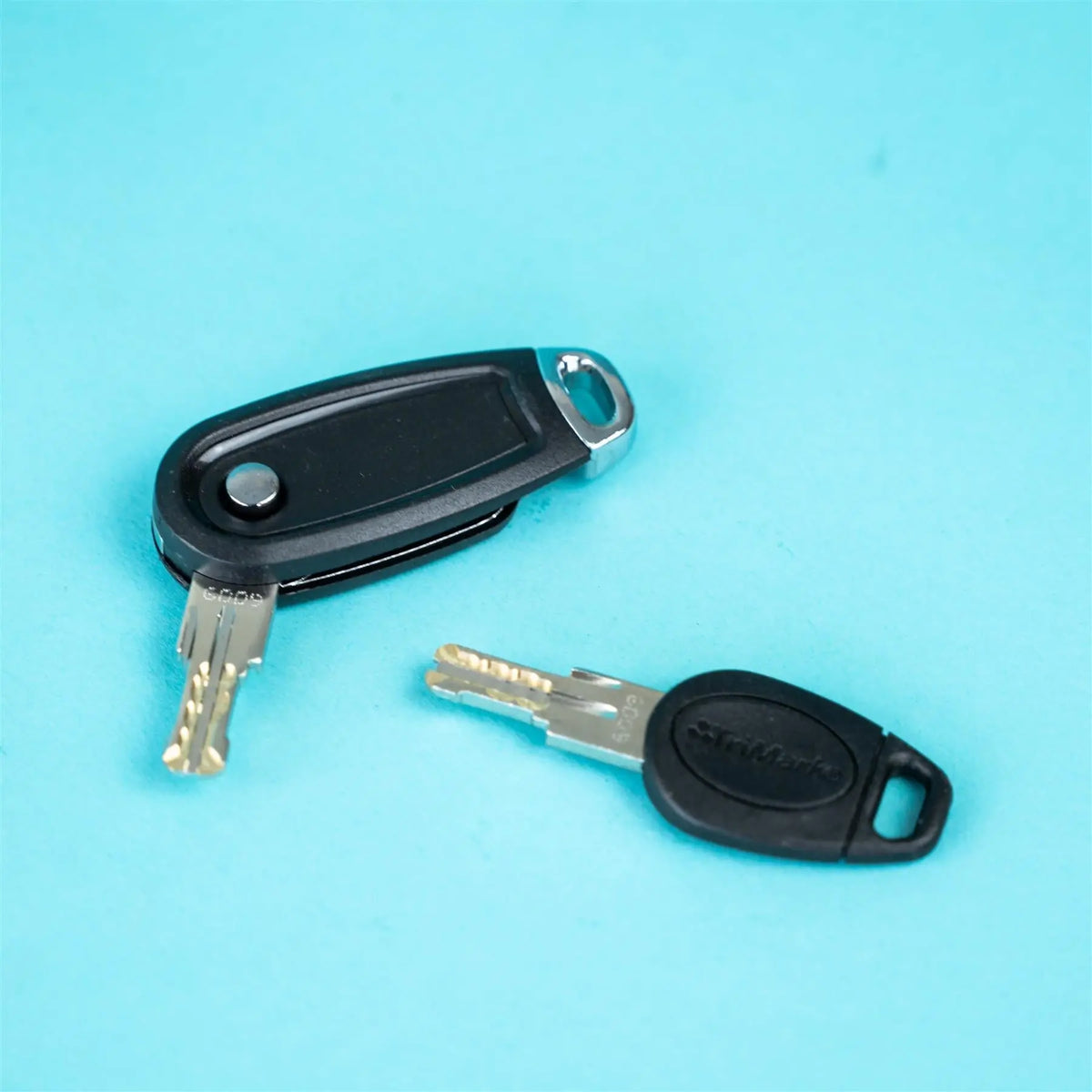 Keys for an Elddis motorhome barrel and key set with seven barrels and two keys.