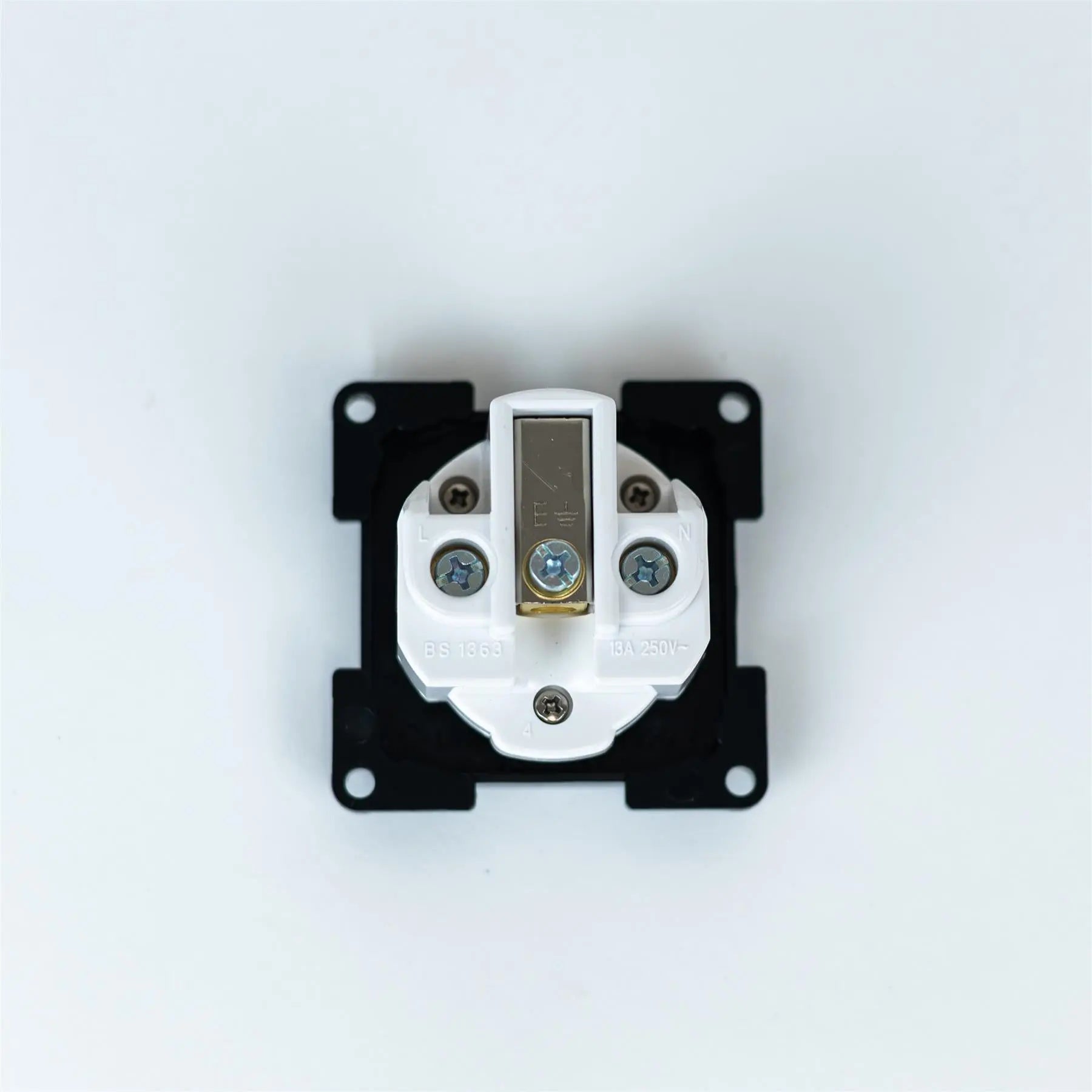 C-Line 13 Amp Socket C-Line