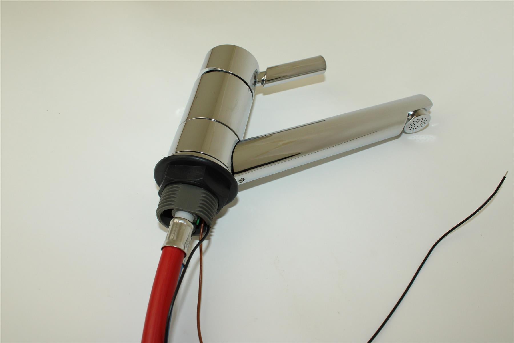 Reich Trend E mixer Tap with 25cm flexi hose with barbed ends & 33mm hose size