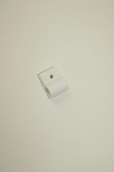 A white Dethleffs fastening clamp.