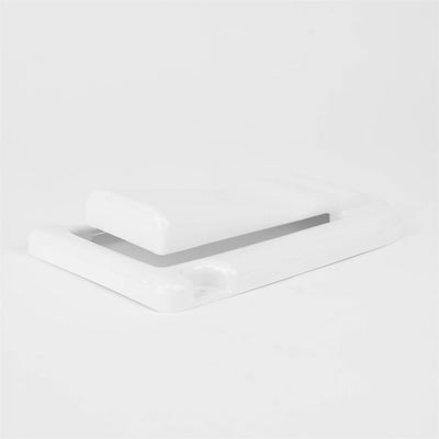 A white Dethleffs/Sunlight snap fastener.
