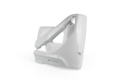 A white Dethleffs motorhome offside lamp holder.