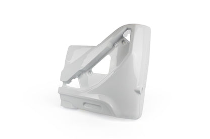 A white Dethleffs motorhome offside lamp holder.