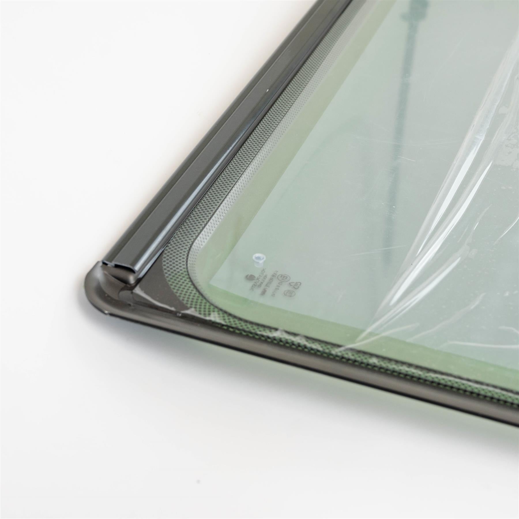 Dethleffs Frameless Quarter Window (700x520)